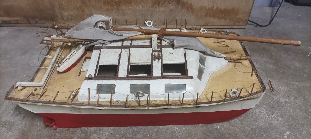 Imposing Catamaran Model