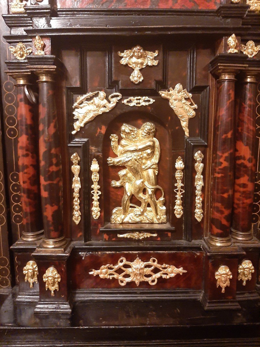 Apparatus Cabinet In Red Shell Marquetry From The 17th C.-photo-3