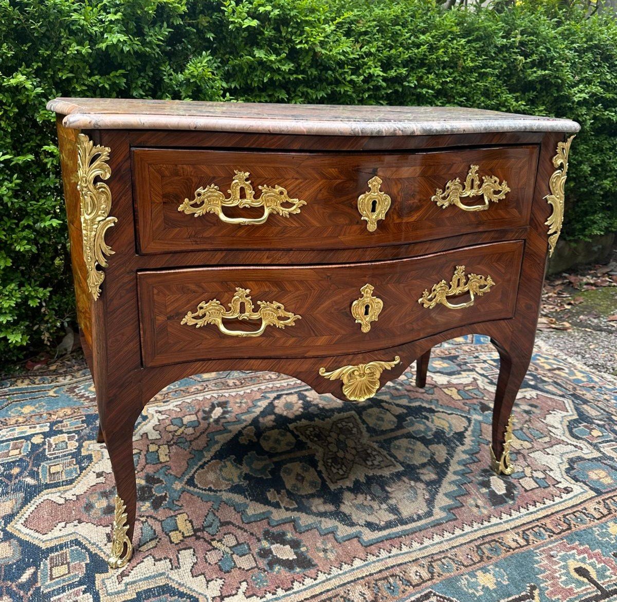 COMMODE SAUTEUSE XVIIIe 