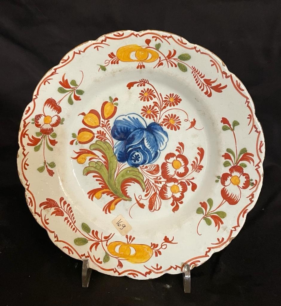 ASSIETTE EN FAIENCE DE DELFT XVIII