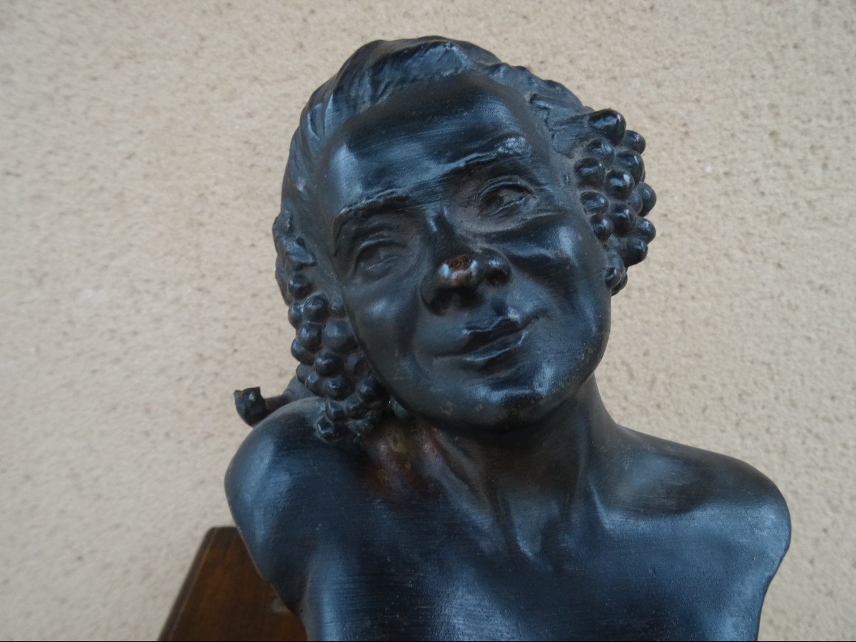 Bust Of Woman In Regulates-photo-4