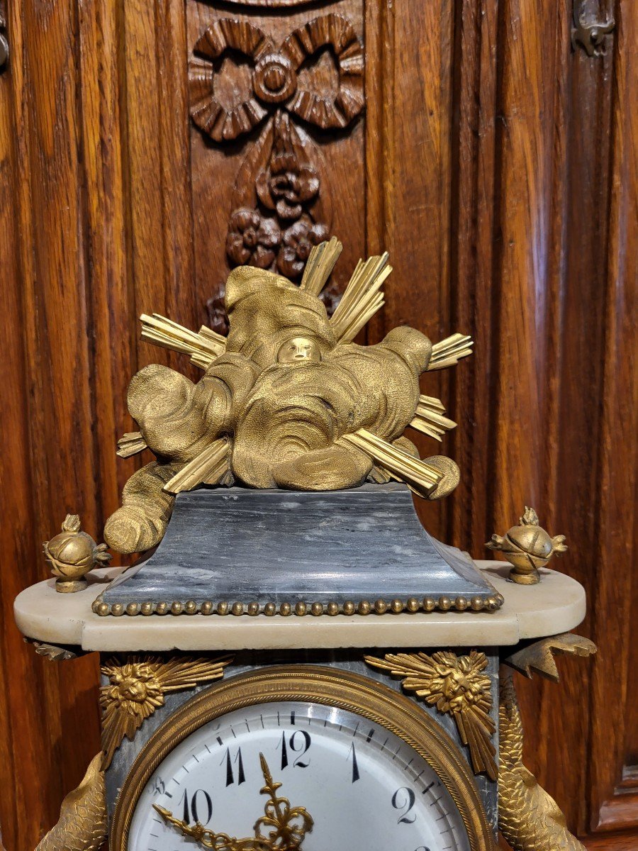 A Louis XVI Clock -photo-1