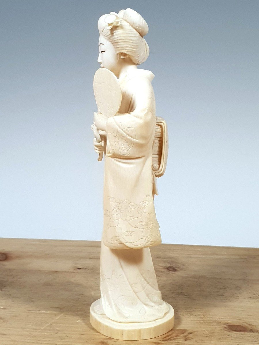 Okimono Geisha In Ivory-photo-2