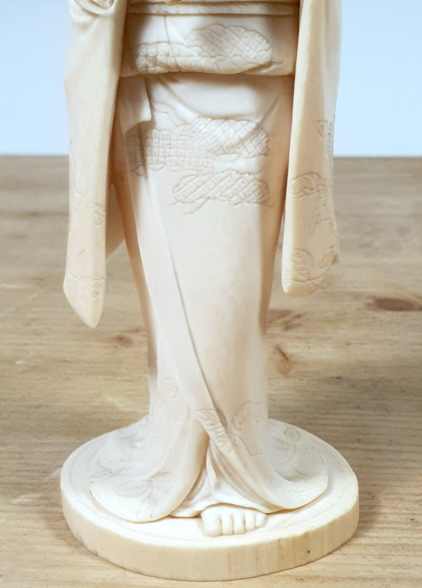 Okimono Geisha In Ivory-photo-3