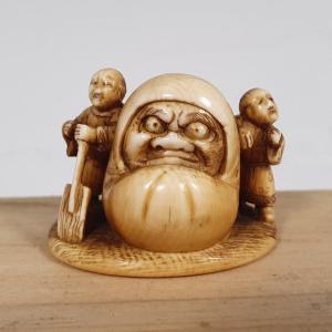 Netsuke  En Ivoire 