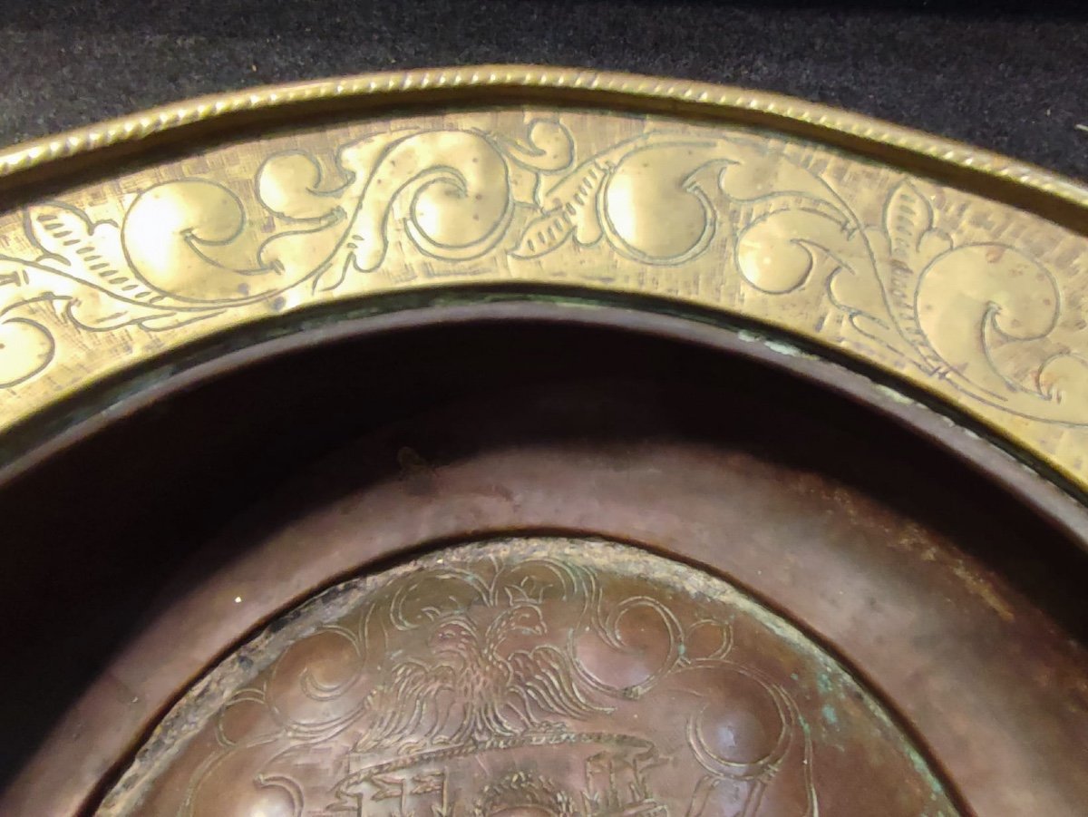Old Basin In Copper And Brass With The Habsburg Emblem, 16th-17th Century.-photo-1