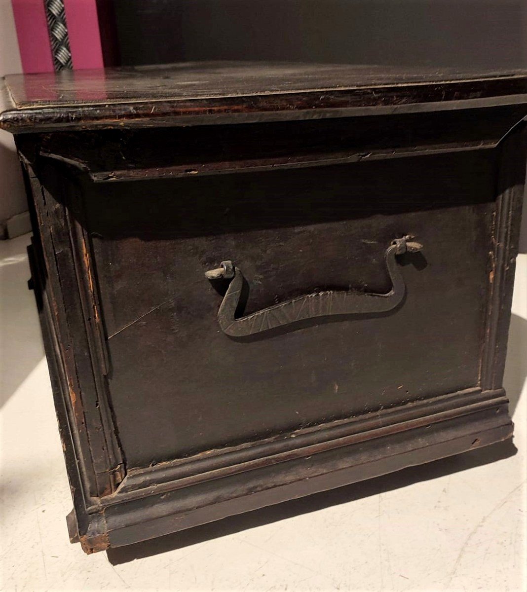 Richly Carved Sixteenth-century Lombard-venetian Chest.-photo-1