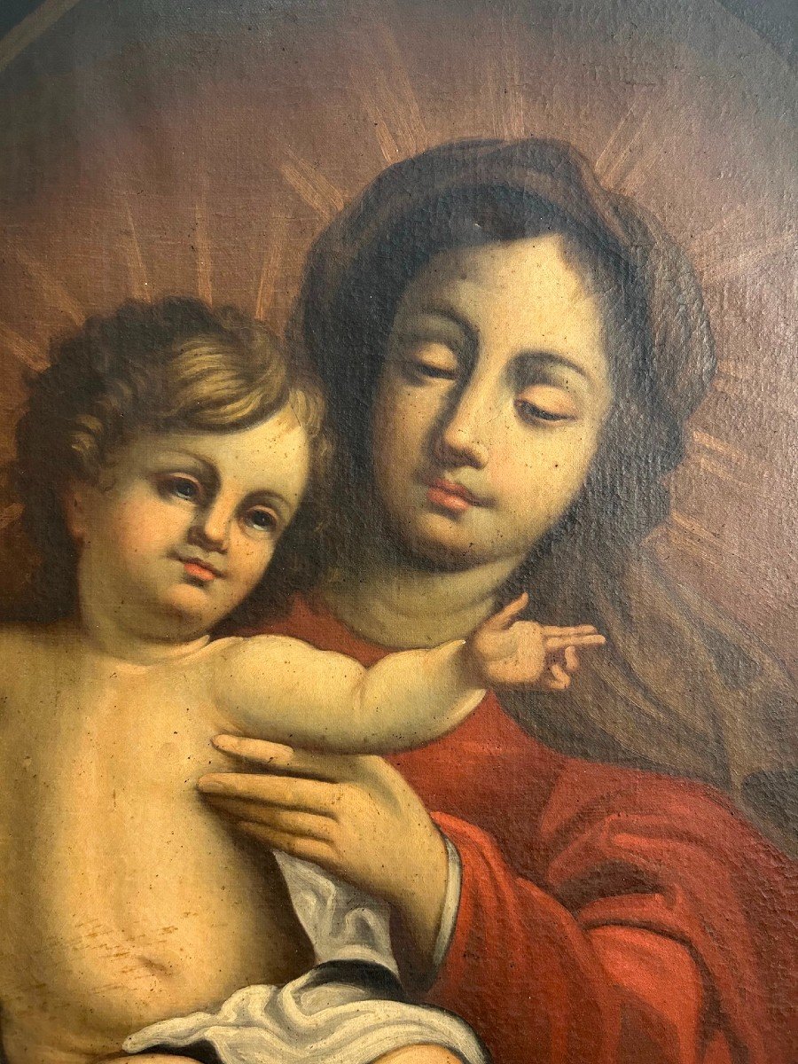 Large Madonna With Child From The XVIIth Century On First Canvas With Original Lacquered Frame.-photo-2