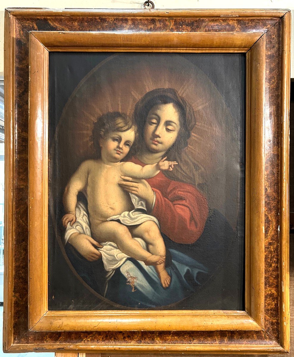 Large Madonna With Child From The XVIIth Century On First Canvas With Original Lacquered Frame.