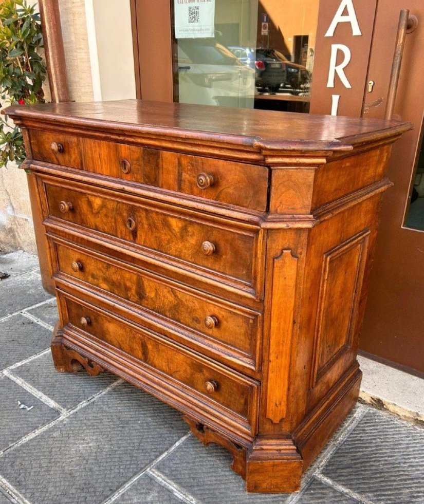 Walnut Commode From The 17th Century, Central Italy.-photo-3