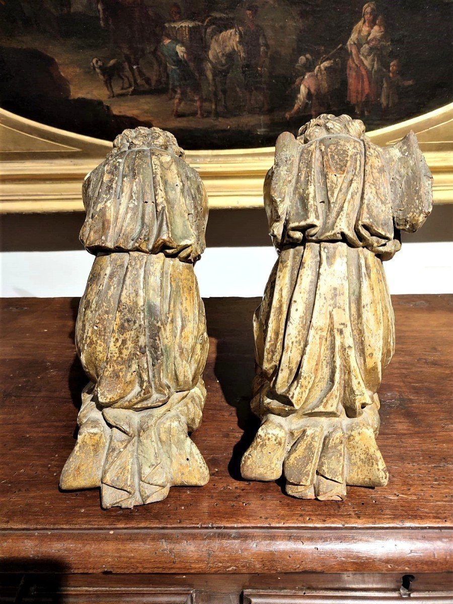 Paire d'Anges Agenouillés En Bois Sculpté Et Doré. Italie Centrale Du XVIIeme S.-photo-3