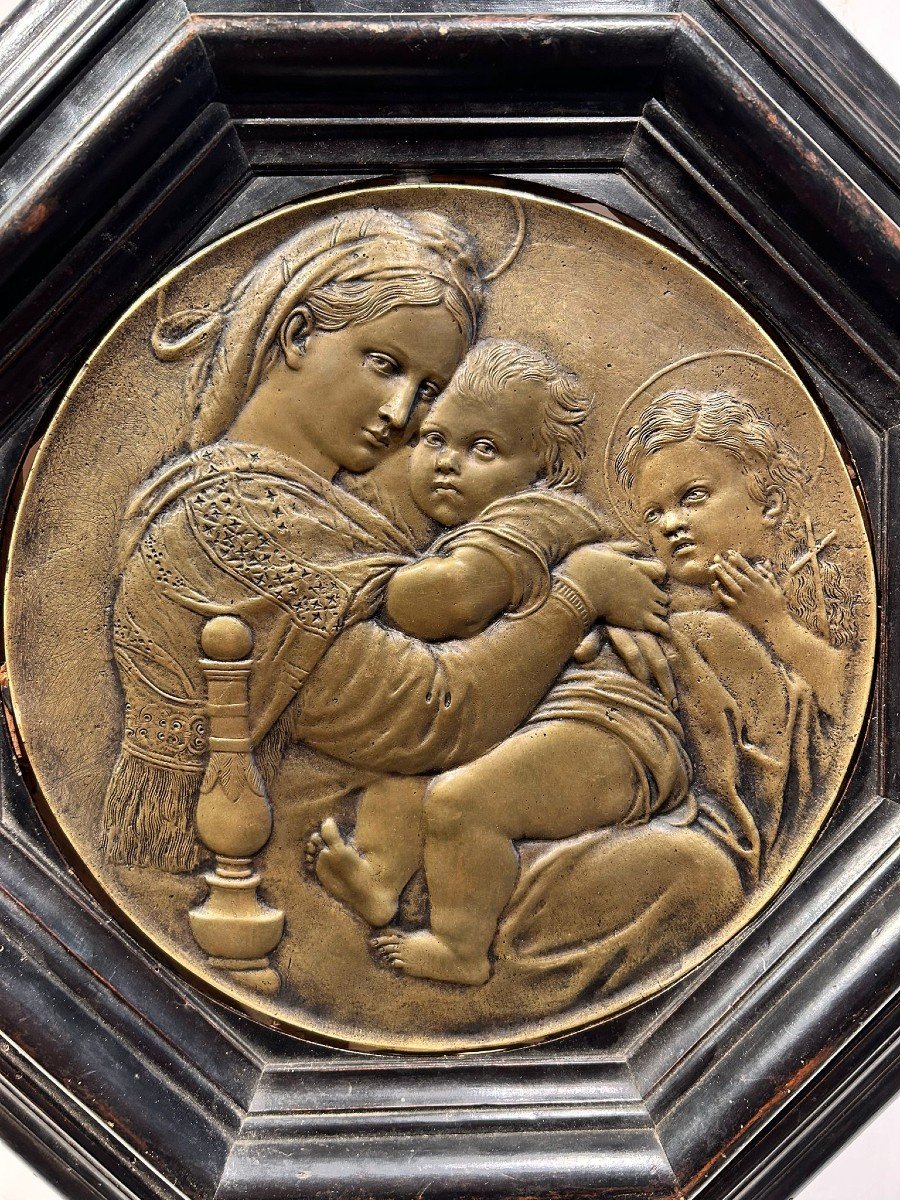 Plaque En Bronze "madonna Della Seggiola" Sur Cadre Octogonal Du XVIIème Siècle.-photo-2