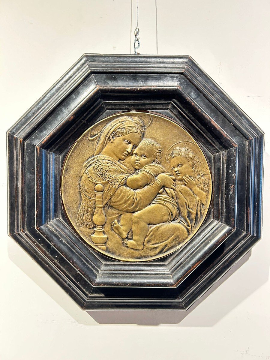 Plaque En Bronze "madonna Della Seggiola" Sur Cadre Octogonal Du XVIIème Siècle.-photo-3