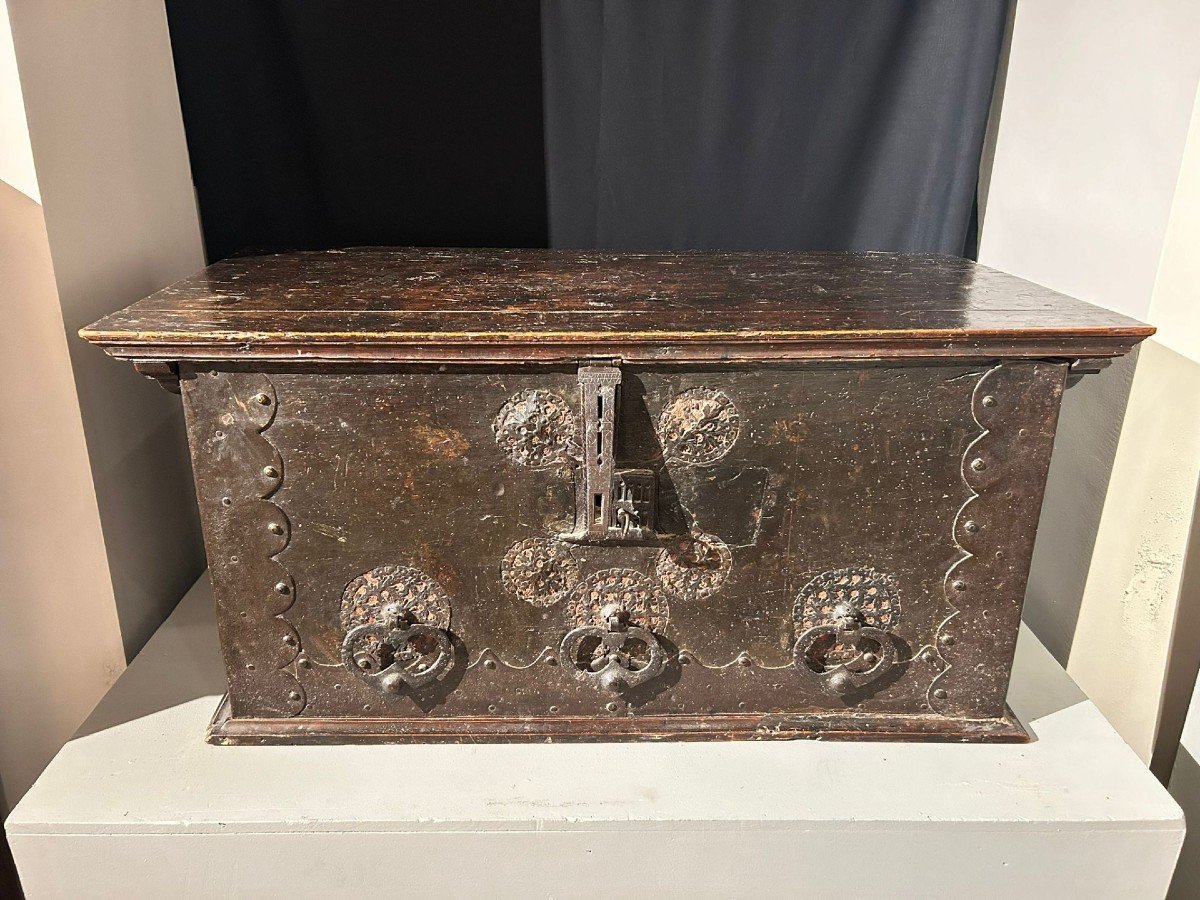 Ancient Gothic Chest , Northern Italy.-photo-2