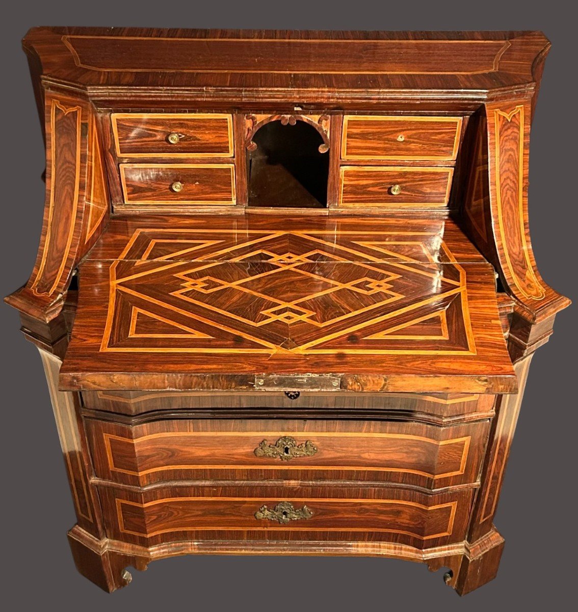 Elegant Roman Louis XIV Flap Inlaid With Fine Woods.