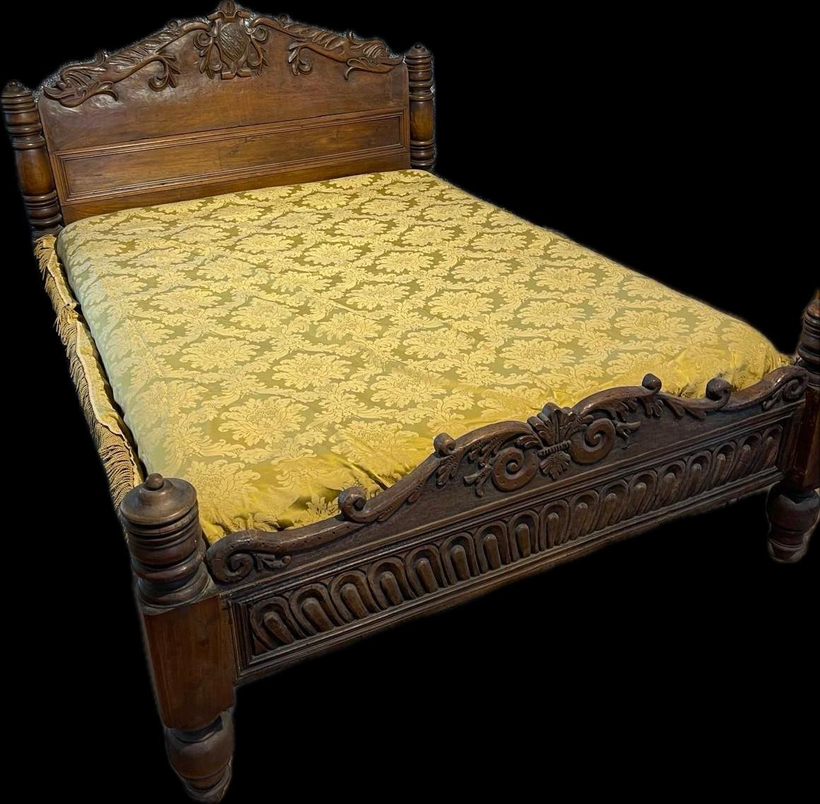 Interesting 17th Century Wooden Bed, With Scorpioni Family Crest.-photo-4