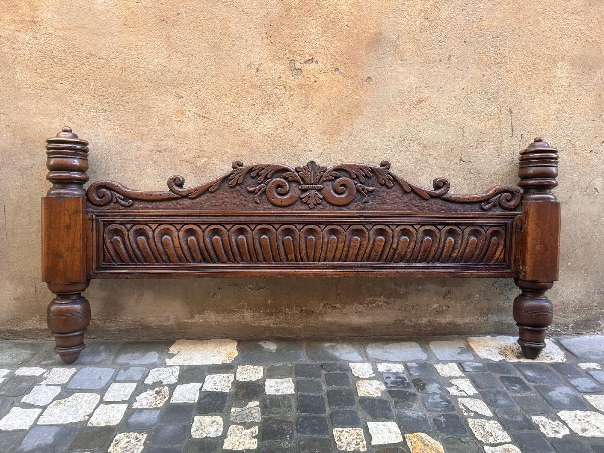 Interesting 17th Century Wooden Bed, With Scorpioni Family Crest.-photo-3