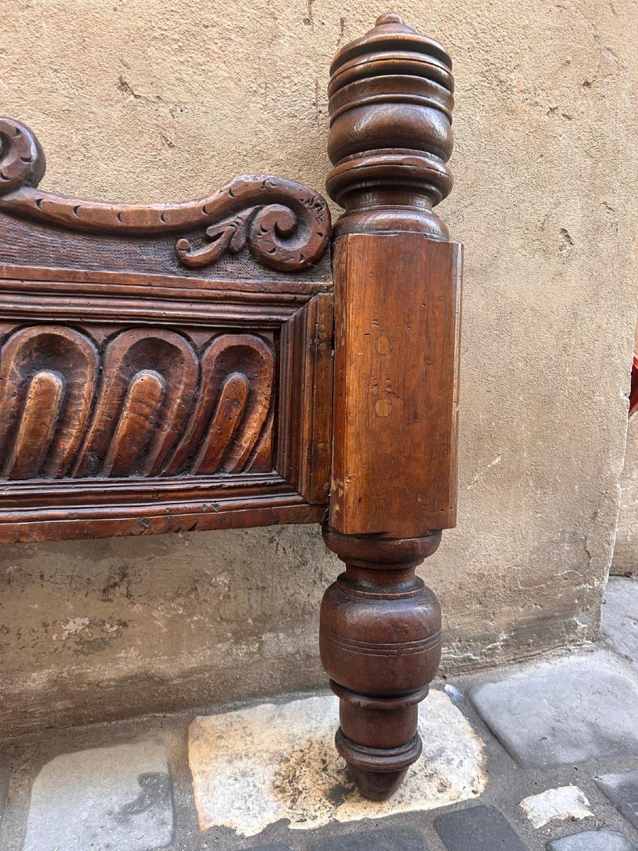 Interesting 17th Century Wooden Bed, With Scorpioni Family Crest.-photo-4