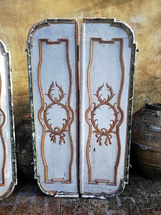 Rare paire de portes italiènne fin XVIIe avec laques et décorations dorées d'origine-photo-3