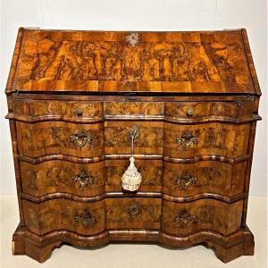 Rare Emilian Walnut Flap Chest From The Early 18th Century.