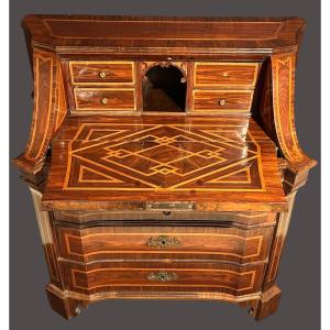 Elegant Roman Louis XIV Flap Inlaid With Fine Woods.