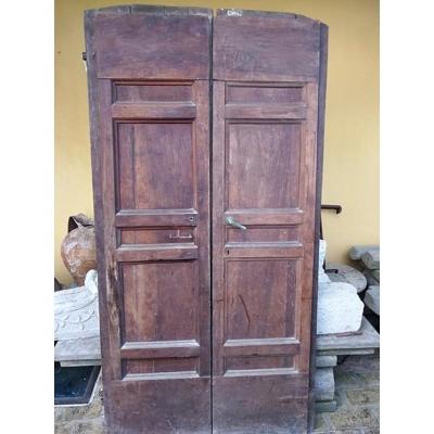 Rare Set Of 7 Two-leaf Walnut Doors From The End Of The 16th Century - Sienese Region