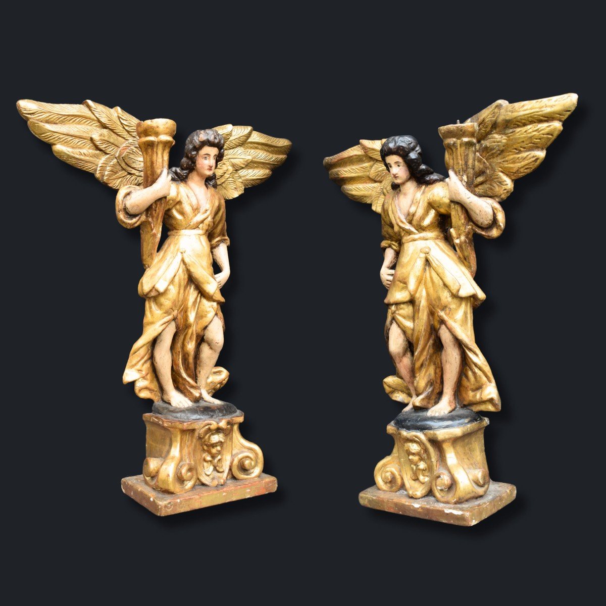 Lombardy, Early 18th Century Pair Of Candle-holding Angels (2) Lacquered And Gilded Wood-photo-2