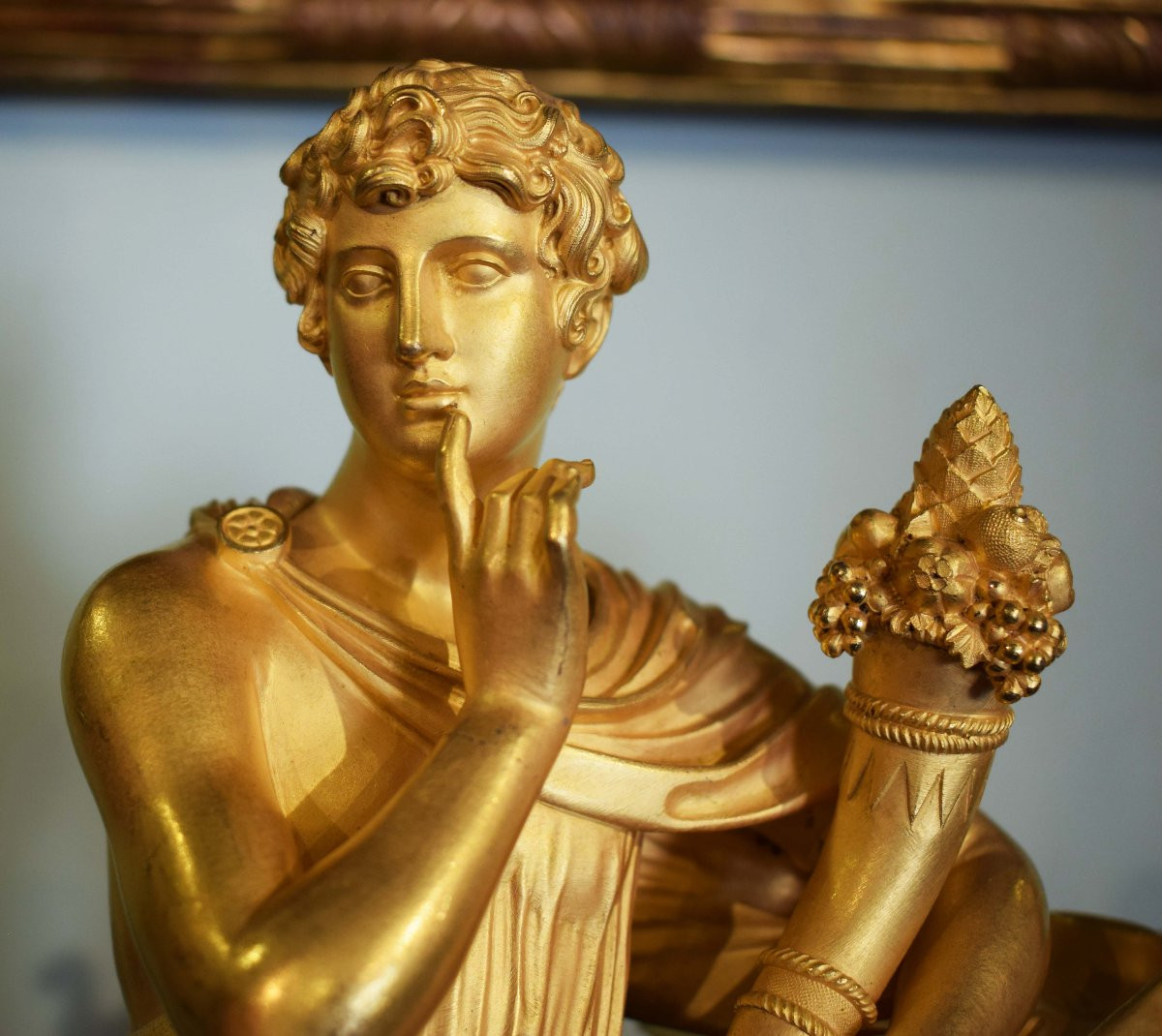 Pendule De Cheminée Empire "apollo Avec Cornucopie" - Bronze Doré, France, Début Du 19e Siècle-photo-2