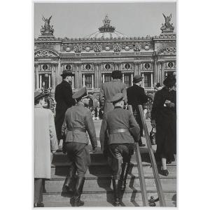 Robert Doisneau - Gelatin Silver Print  - 1942