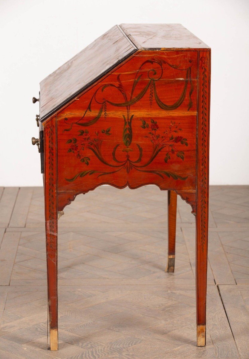 Lacquered Wood Desk, Medallion Decoration With Cherubs, Flowers, English, 19th Century.  -photo-1