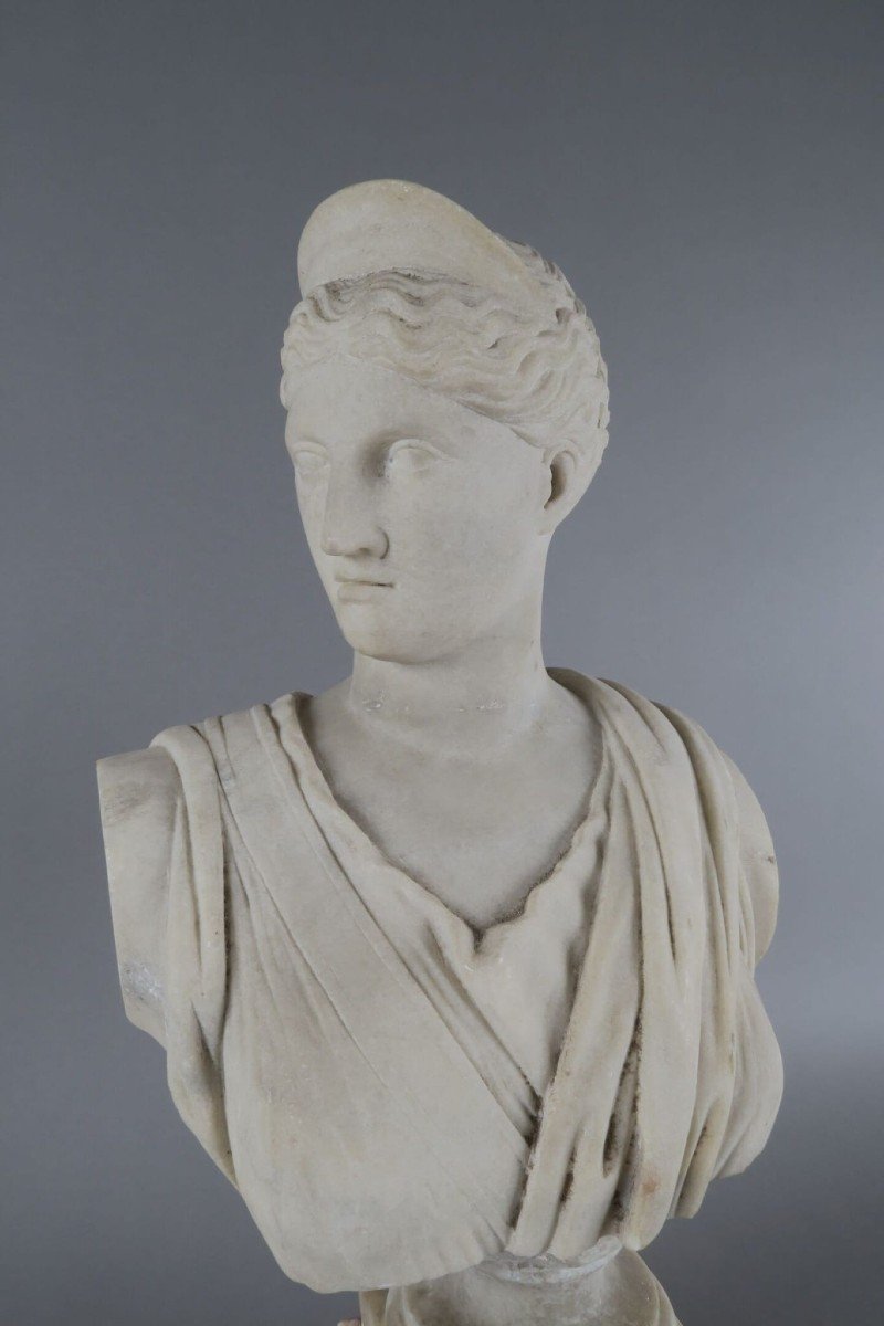 According To Diane De Versailles From The Louvre Museum (greek Antiquity)  Alabaster Bust -photo-1