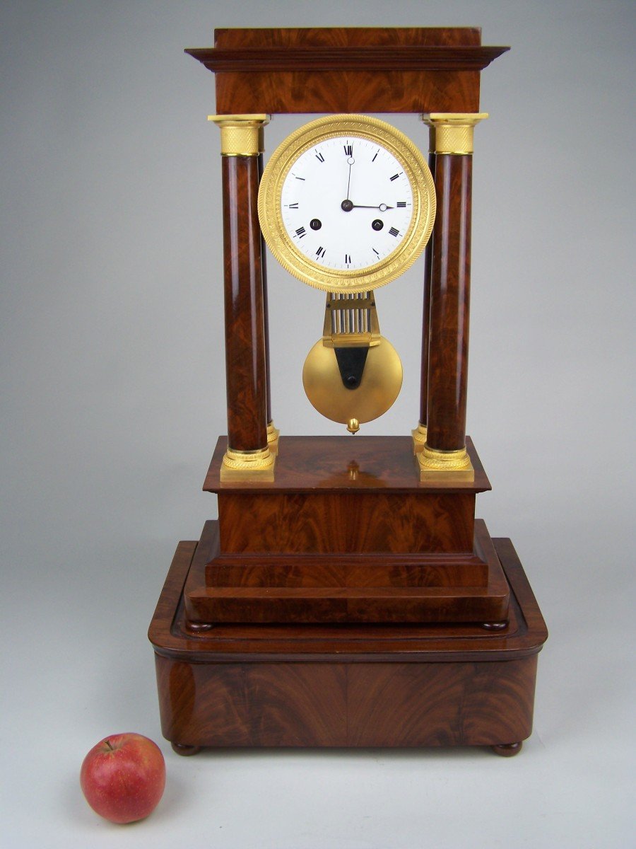 Clock With Sectional Comb Rocket Music Box.-photo-4