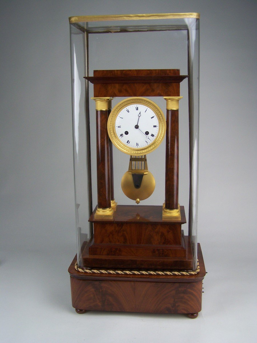 Clock With Sectional Comb Rocket Music Box.