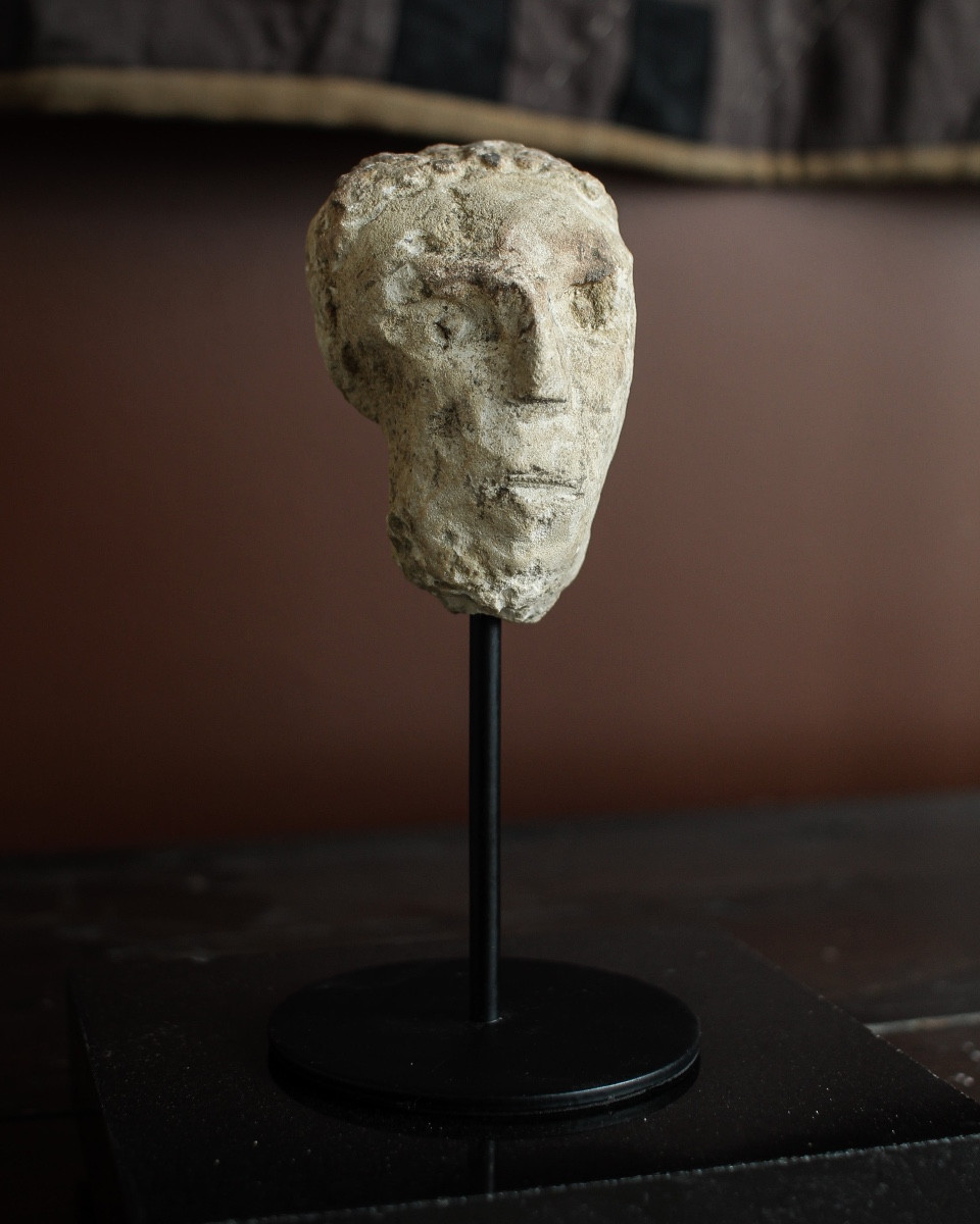 14th Century Portuguese Stone Head On Stand