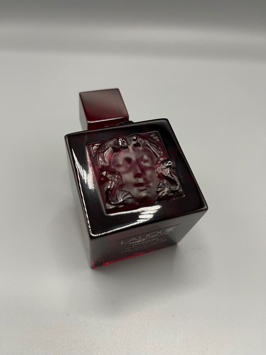 Lalique - Flacon  «  Masque De Femme » En Cristal Rouge -photo-4