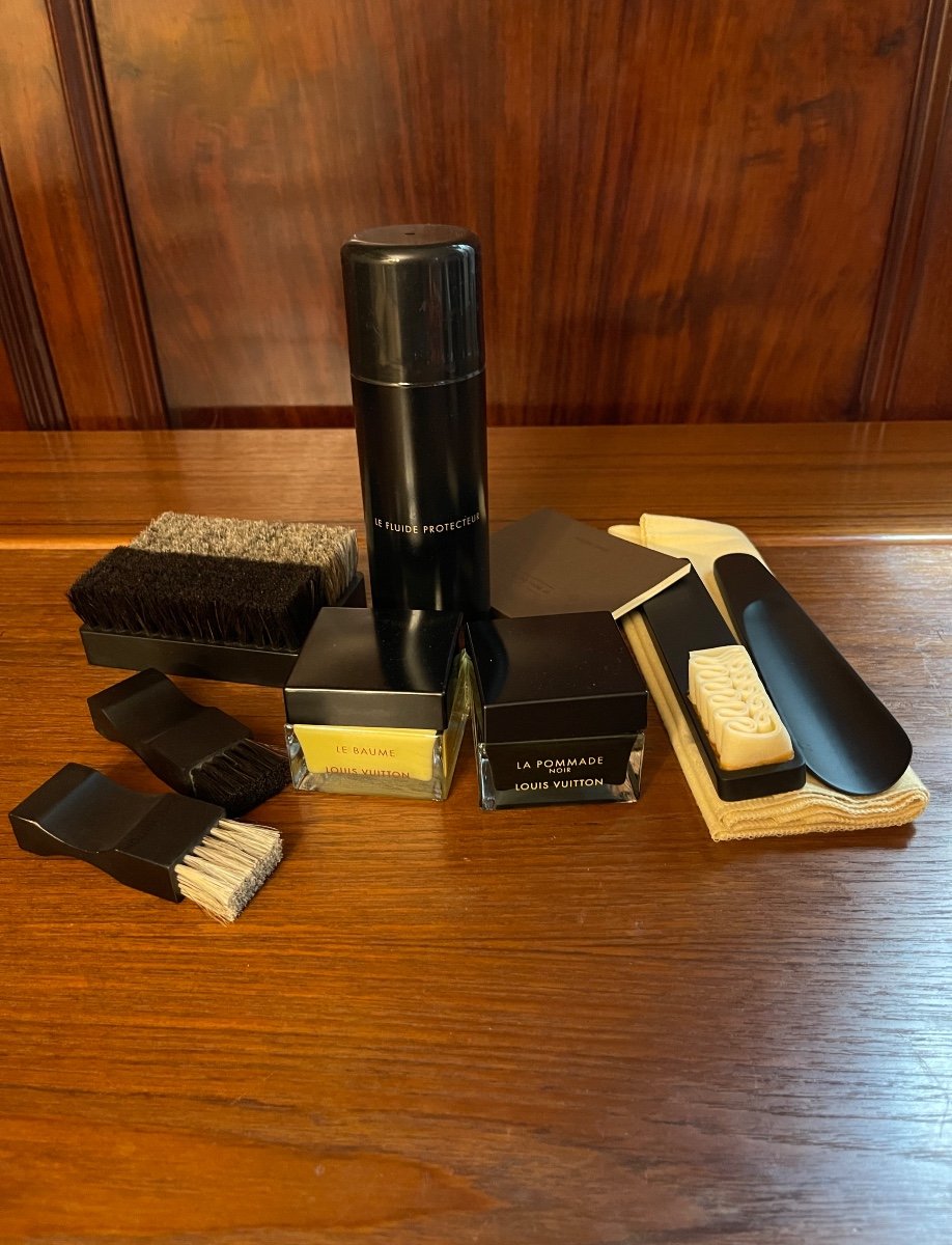 Louis Vuitton - Shoe Care Kit.-photo-3