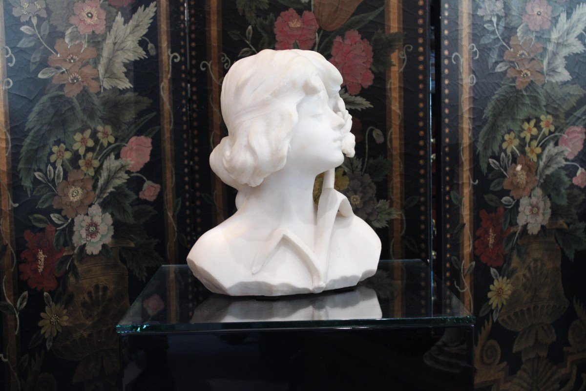 Alabaster Sculpture Of A Girl With A Flower, 19th Century-photo-2