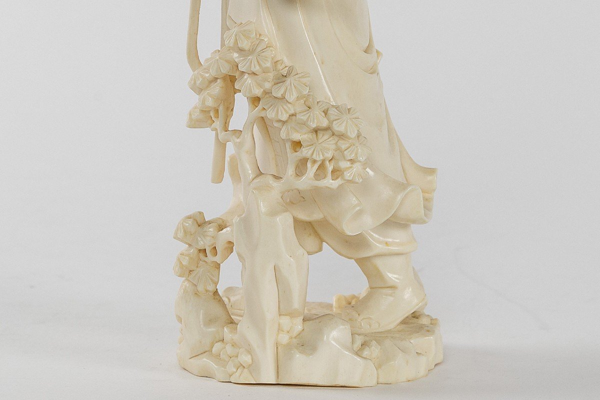 Ivory Sculpture Of A Young Girl Archer-photo-4