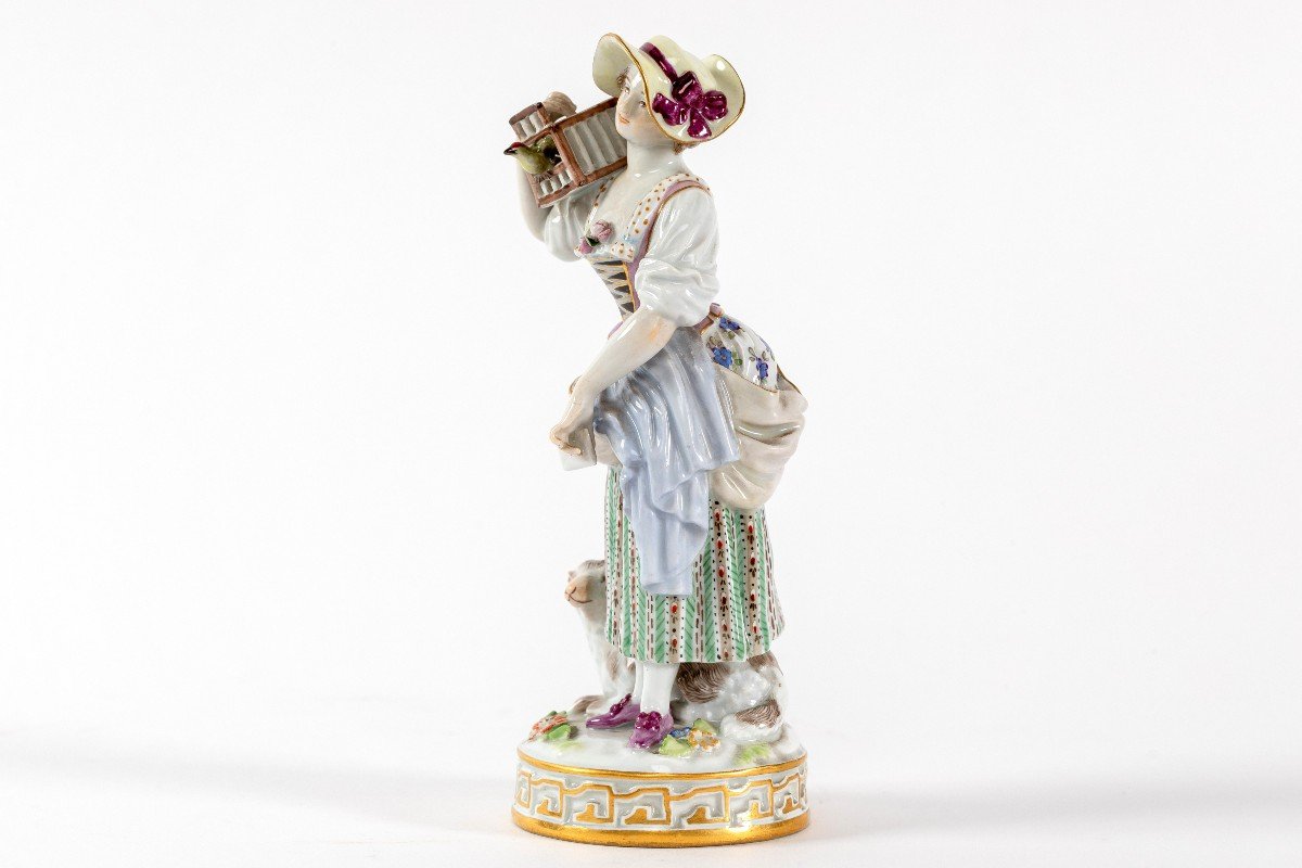 Figurine Jeune Femme En Porcelaine De Meissen Fin 19eme-photo-2