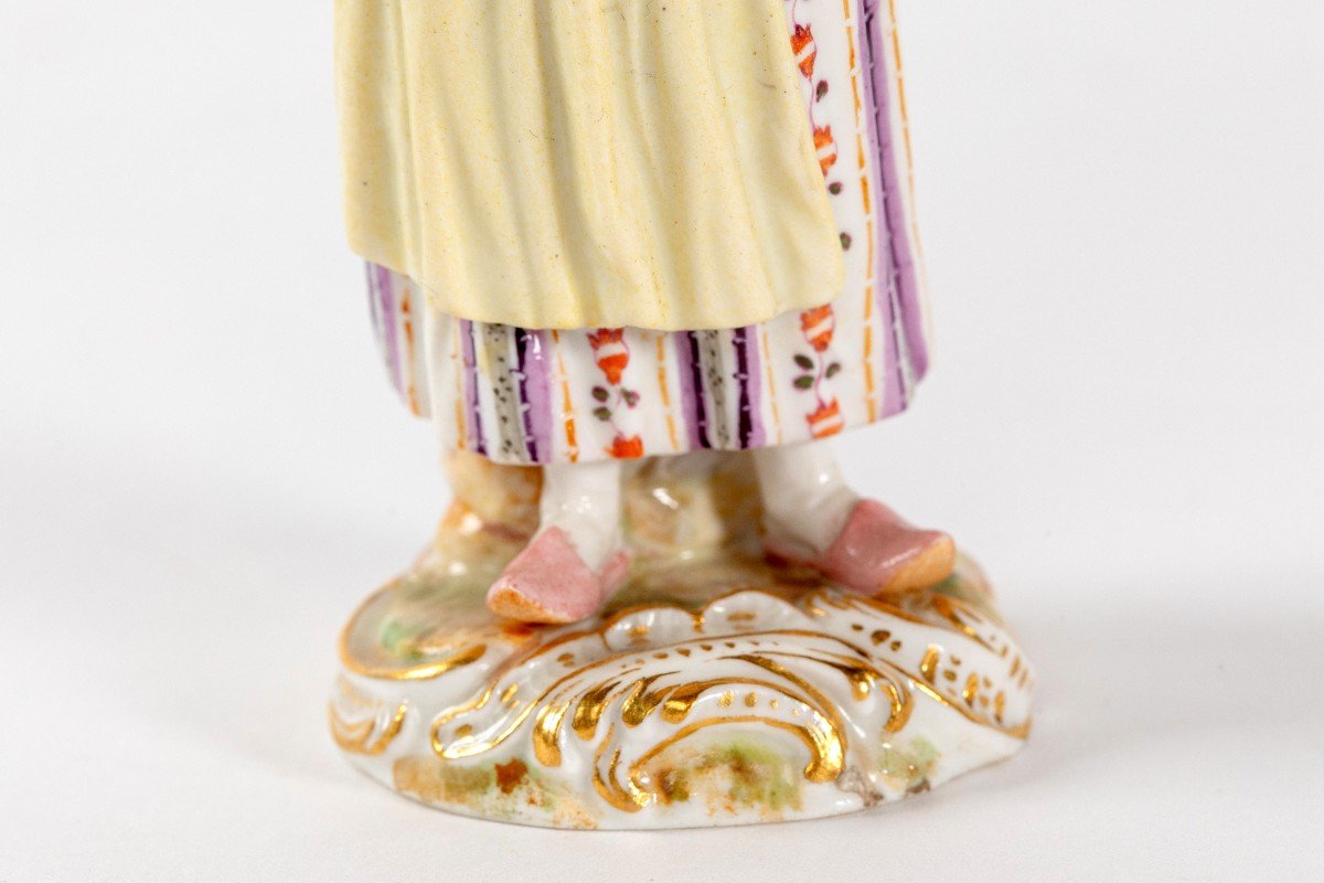 Figurine Jeune Femme En Porcelaine De Meissen Fin 19eme-photo-4