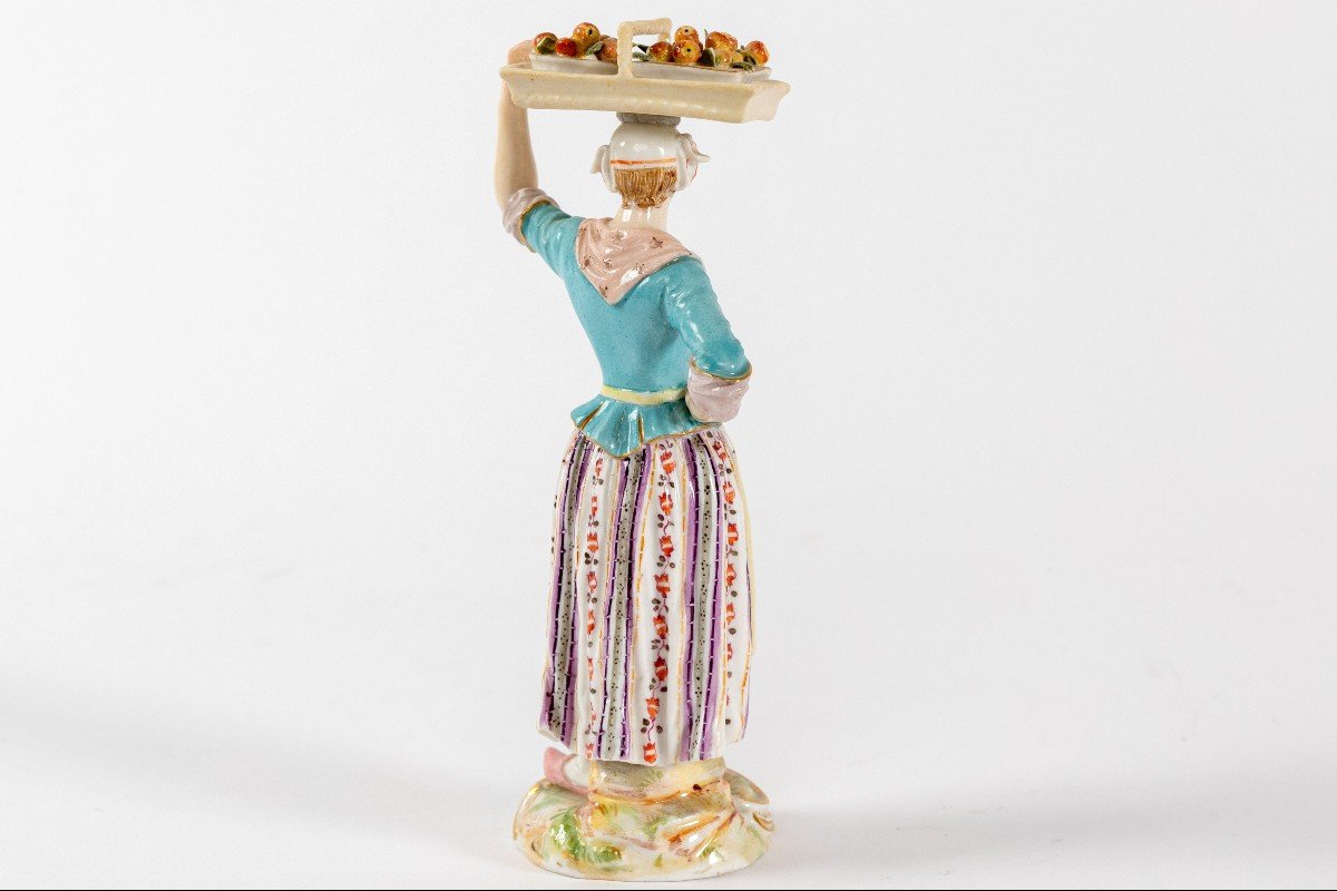 Figurine Jeune Femme En Porcelaine De Meissen Fin 19eme-photo-2