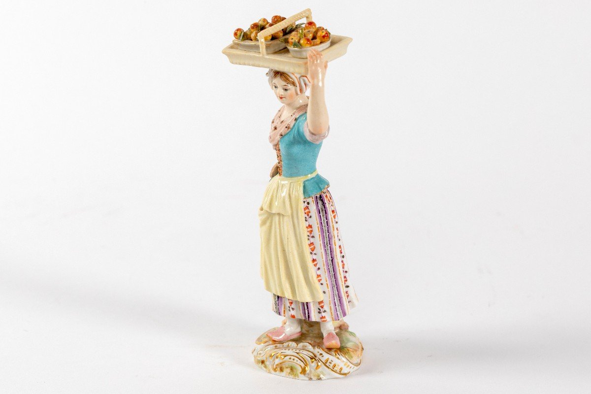 Figurine Jeune Femme En Porcelaine De Meissen Fin 19eme-photo-3