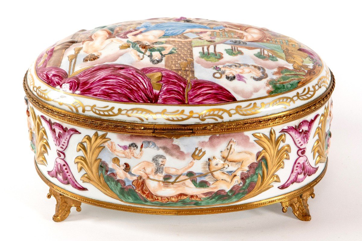 Large Capo Di Monte Porcelain Jewelry Box-photo-6