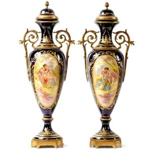 Paire De Vases De Style Sevres En Faience Fin 19eme