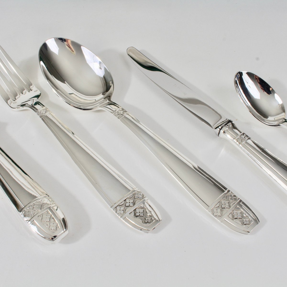 Goldware Le Mondial 61 Piece Cutlery Set-photo-3