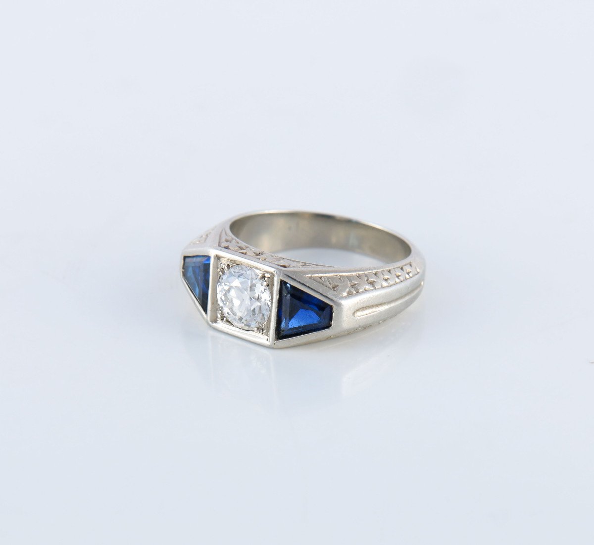 Art Deco Ring, Sapphires And Diamond-photo-1