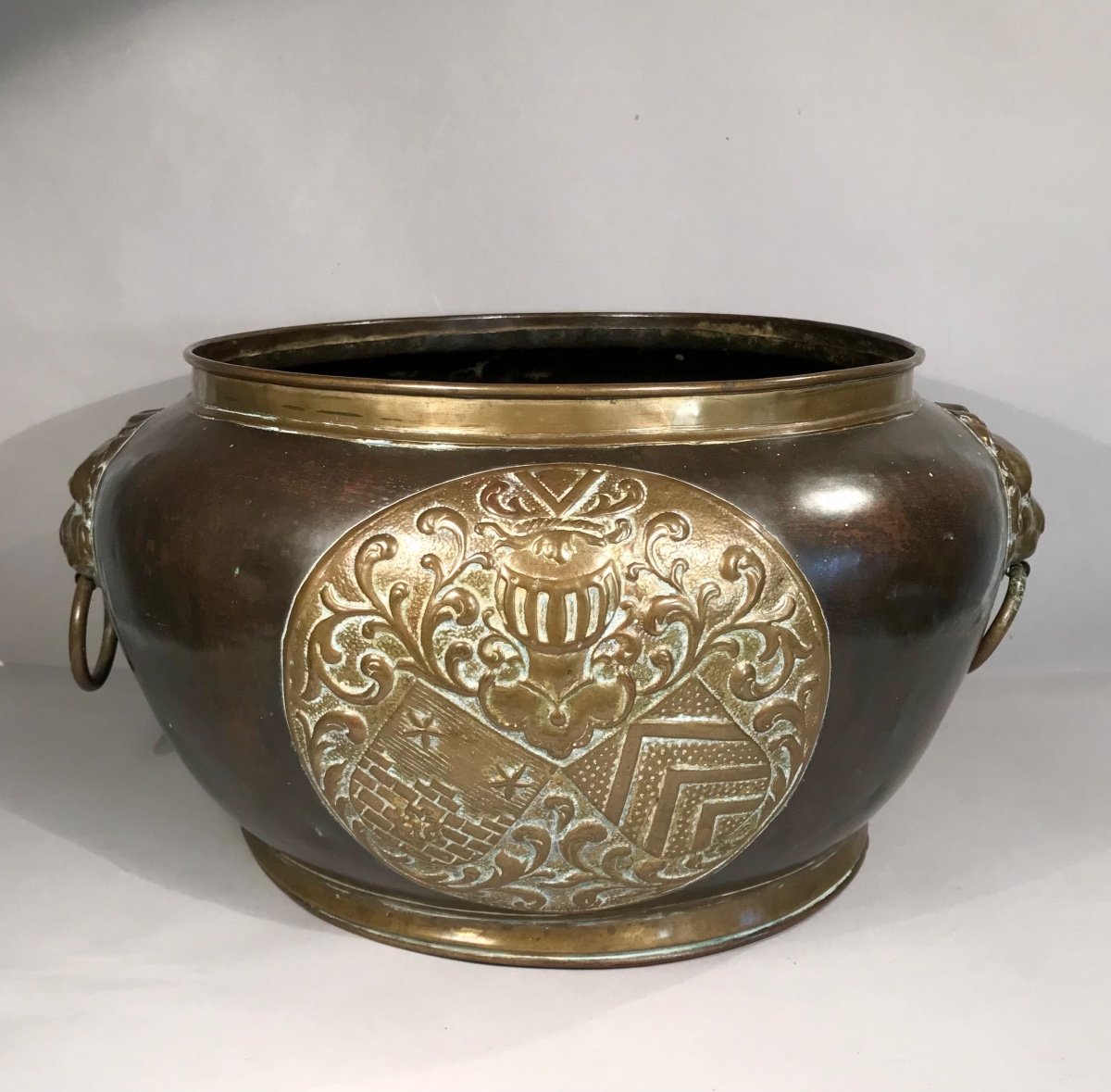 Dinanderie Planter Pot Copper And Brass With Coat Of Arms And Lions France XIXth Deco-photo-4