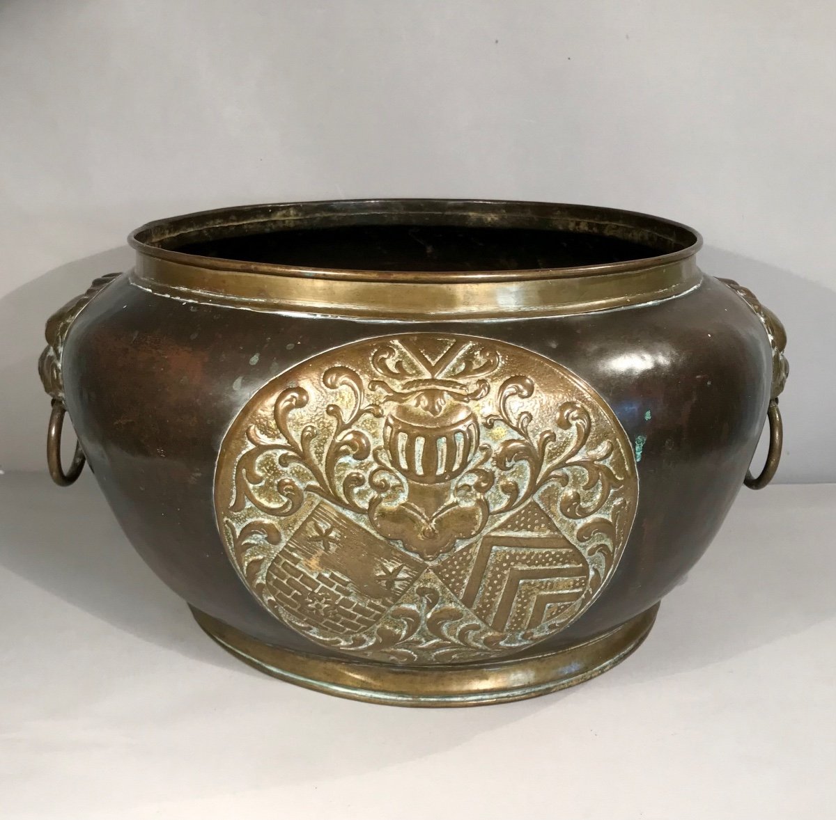 Dinanderie Planter Pot Copper And Brass With Coat Of Arms And Lions France XIXth Deco-photo-1