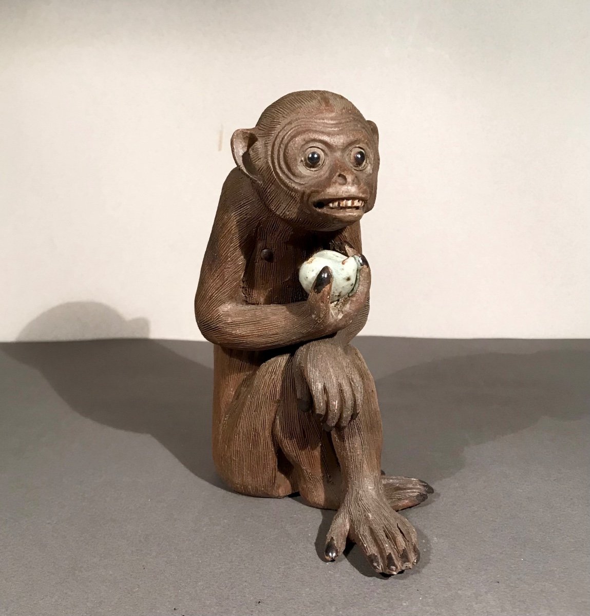 Asian Arts Japan Macaque With Fruit In Stoneware Partially Glazed 20th Century Wisdom-photo-2