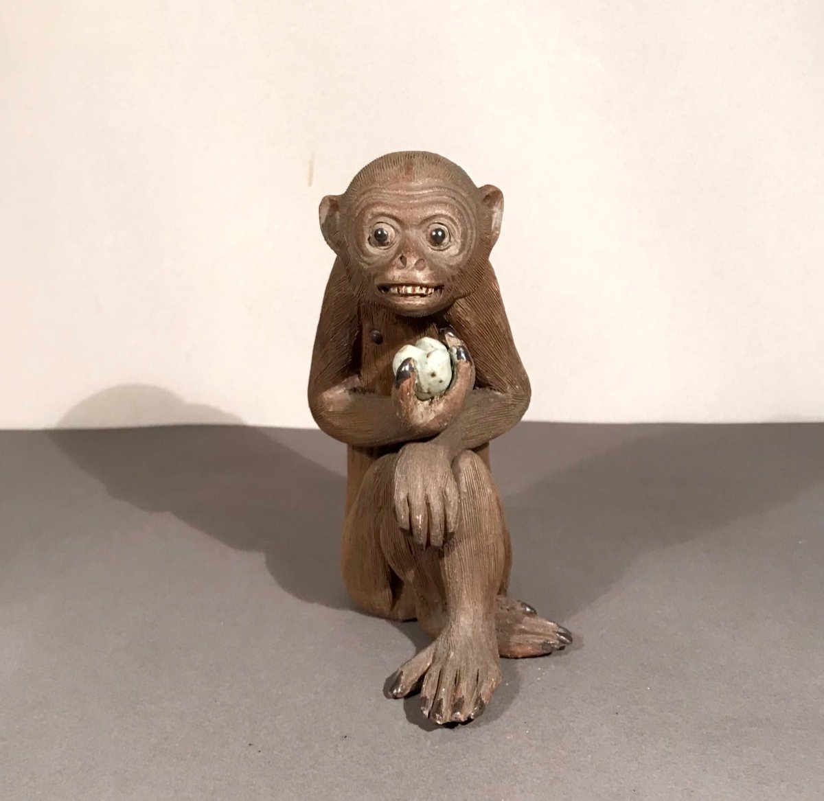 Asian Arts Japan Macaque With Fruit In Stoneware Partially Glazed 20th Century Wisdom-photo-3